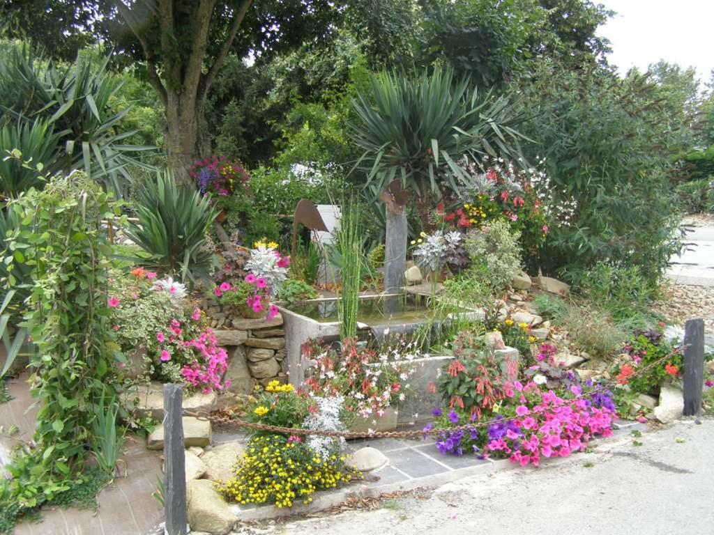 Camping Saint Michel Courtils Exterior photo
