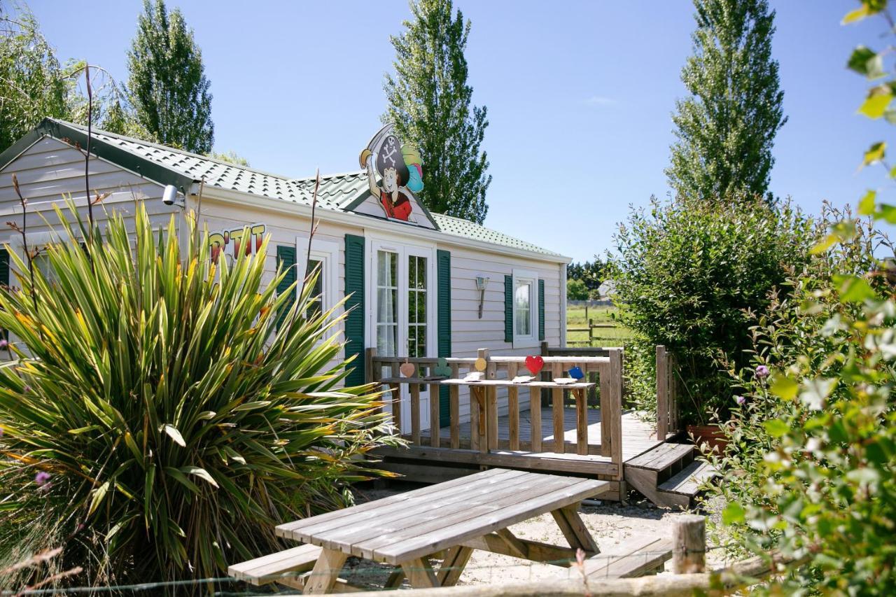 Camping Saint Michel Courtils Exterior photo